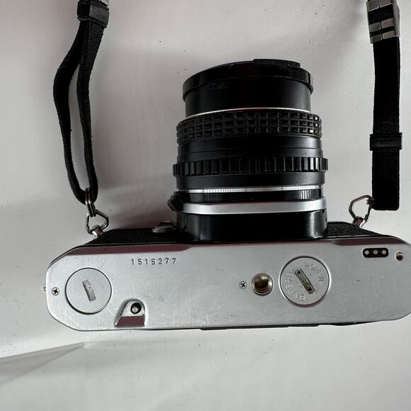 Asahi Pentax ME 35mm Film Camera with SMC Pentax-M 50mm f/1.7 Lens Japan - Picture 4 of 13